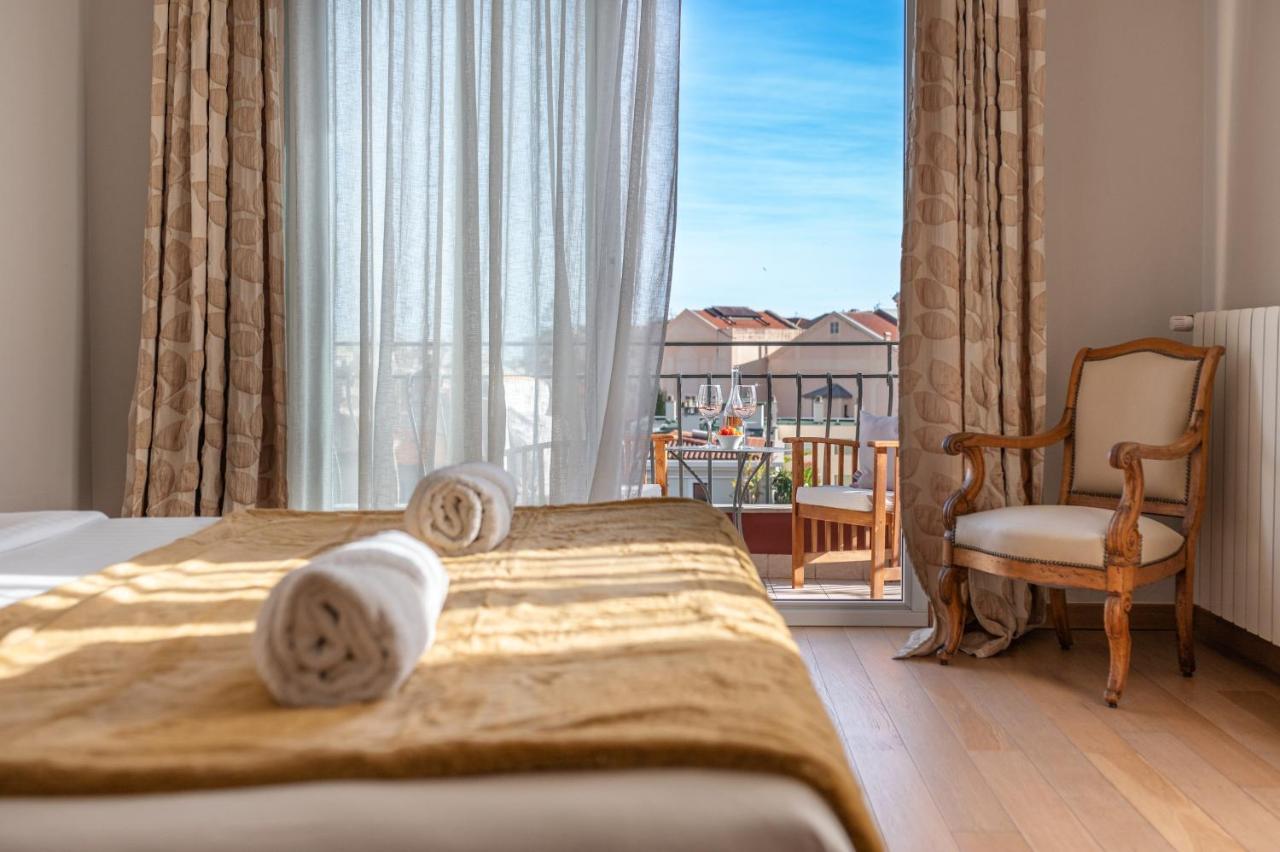 La Fabrique A Poupees - Chambres Et Appartements De Charme Au Coeur De Menton Eksteriør bilde